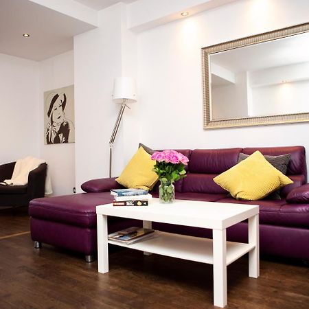 Apt 1, Trafalgar Square 1St Floor By Indigo Flats Londres Exterior foto